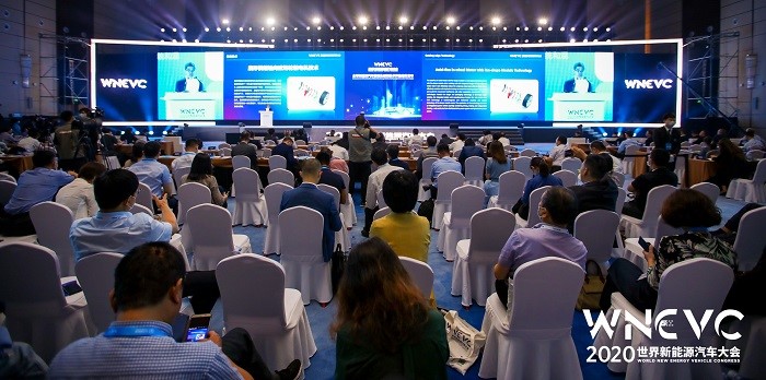 在2020世界新能源汽车大会上,yth20611游艇会网站研发的扇形模组轴向磁场轮毂电机技术,作为7项技术之一,获评“全球新能源汽车前沿技术”。 在2020世界新能源汽车大会上,yth20611游艇会网站研发的扇形模组轴向磁场轮毂电机技术,作为7项技术之一,获评“全球新能源汽车前沿技术”。